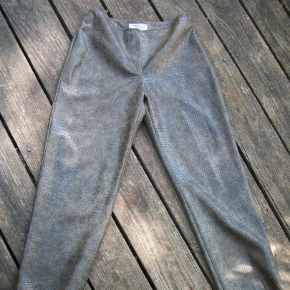 Taiga Paris  Faux Leather Misses Pants Size 6